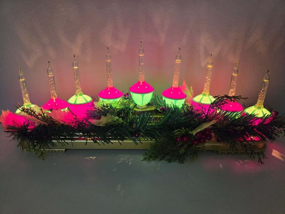 Bandwagon, Inc. Bubble Light Centerpiece Christmas Holiday Decor with 9 Bulbs